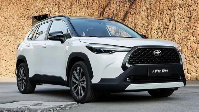 Фото статті: 8 причин купити гібридний Toyota Corolla Cross Luxury Edition