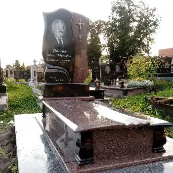 Дім Граніту - пам'ятники з граніту. Виробництво виробів з граніту: памятники, сходи, підвіконня — фото 3