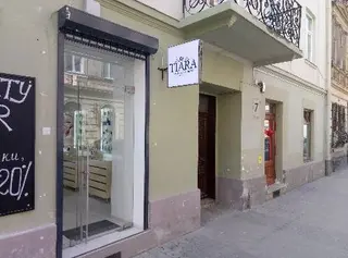 De Tiara. Аксесуари та біжутерія. — фото