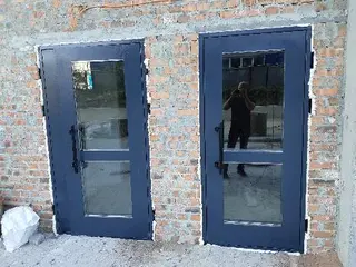 Магазин дверей вхідних та міжкімнатних: Молоток Л.Т.Д. — фото