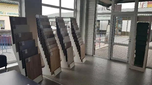 Магазин Area Floor: ковролін, вінілова підлога, штучна трава, ламінат, килимова плитка, комерційні покриття м.Львів Сихів — фото 3