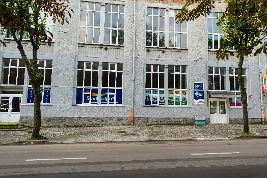 Магазин Sadolin фарби шпалери підлога — фото 5