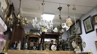 Антикварна лавка — фото