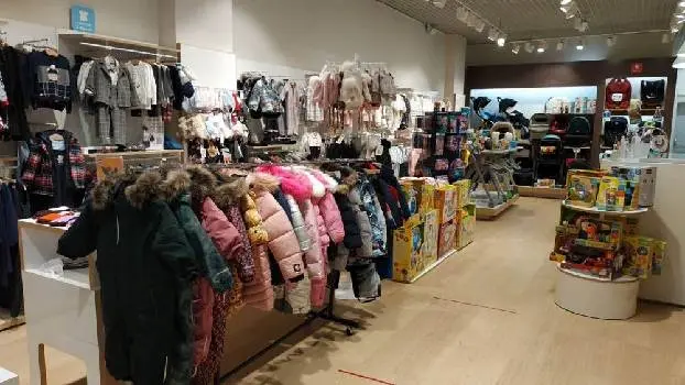 Chicco – фірмовий відділ у магазині MA у ТРК Victoria Gardens. Дитячий магазин. 25 років екпертизи. З Італії з любовʼю. — фото 2