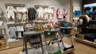Chicco – фірмовий відділ у магазині MA у ТРК Victoria Gardens. Дитячий магазин. 25 років екпертизи. З Італії з любовʼю. — фото 4