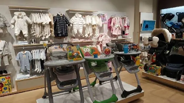 Chicco – фірмовий відділ у магазині MA у ТРК Victoria Gardens. Дитячий магазин. 25 років екпертизи. З Італії з любовʼю. — фото 4