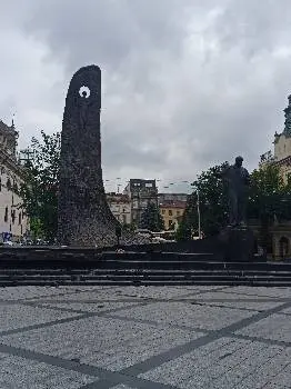 На Театральной — фото