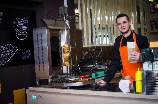 Кебаб на розі вулиць — фото 5