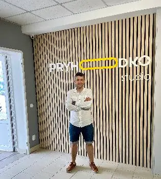 студія меблів PRYHODKO дизайнерські кухні шафи купе меблі у ванну — фото 5
