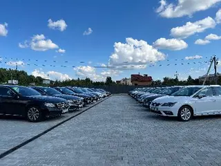 Автоплощадка "Auto&Company". Автомобілі з Європи — фото