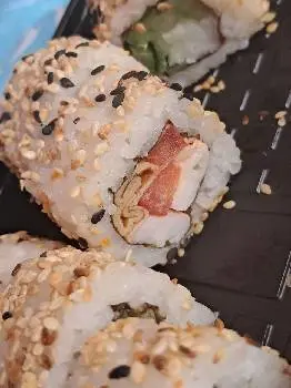 Uze Tut | Уже Тут - Доставка суші та Wok Львів — фото 5