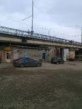 ШИНОМОНТАЖ ПІД МОСТОМ — фото