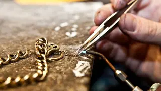 Ювелірна майстерня "Універмаг Прикарпаття". Ремонт годинників. Виготовлення ключів — фото