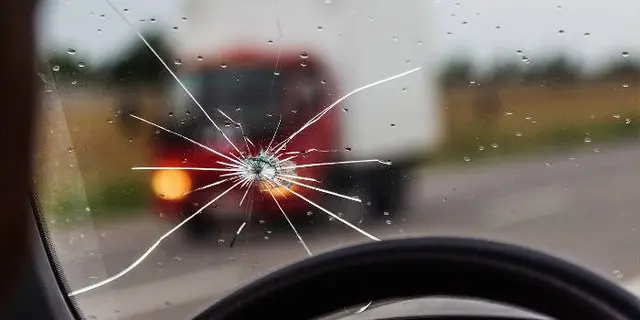 "Save Glass" Ремонт тріщин та сколів лобового скла, поліровка скла — фото 4