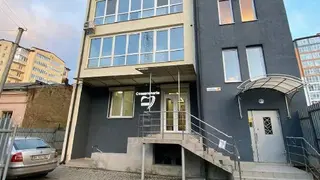 Естетична стоматологія Богдана Раінського — фото