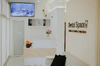Dental Space клініка естетичної стоматології — фото