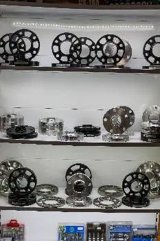 Автокомплекс WeFix Auto, автомагазин, сервіс акумуляторів та шиномонтаж — фото 3