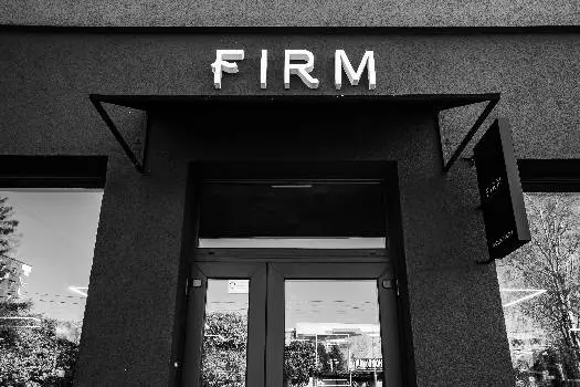 FIRM Barbershop – Чоловіча перукарня — фото 4