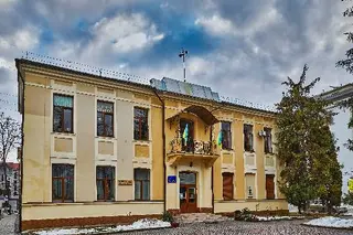 Івано-Франківський обласний інститут післядипломної педагогічної освіти — фото 2