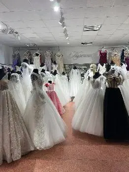 Вечірні та весільні сукні салон Наречена — фото