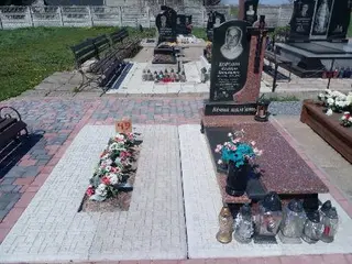 Пам'ятники Граніт-ІФ Мазепи (навпроти Сільпо) — фото 2