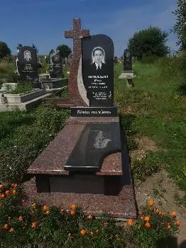 Пам'ятники Граніт-ІФ Мазепи (навпроти Сільпо) — фото 4