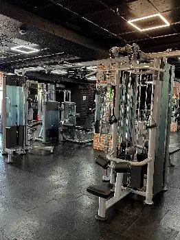 Тренажерний клуб «Спорт База» — фото