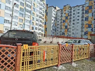 Стоянка автомобілів на Довженка — фото 4