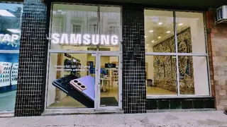 Брендовий магазин Samsung — фото