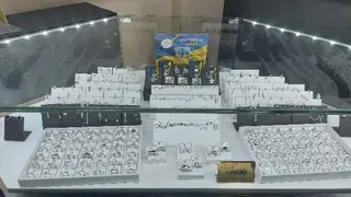 Магазин Столичної Ювелірної Фабрики в Івано-Франківську ТЦ Універмаг "Прикарпаття" — фото 2