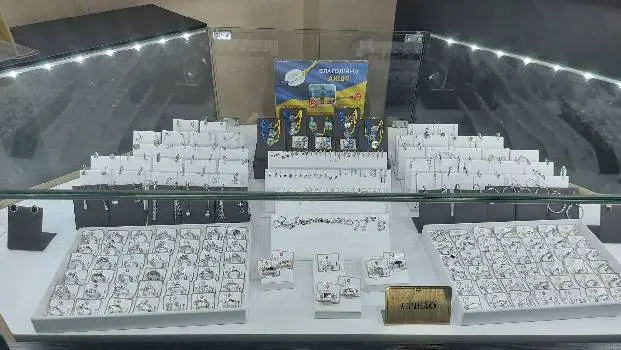 Магазин Столичної Ювелірної Фабрики в Івано-Франківську ТЦ Універмаг "Прикарпаття" — фото 2