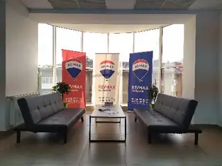 Агентство нерухомості RE/MAX Exclusive — фото