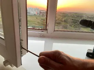 Enfield Windows Ремонт вікон та дверей — фото