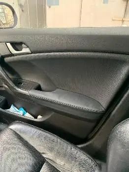Хімчистка авто - NewEra Cars, Реставрація шкіри авто. Детейлінг — фото 3