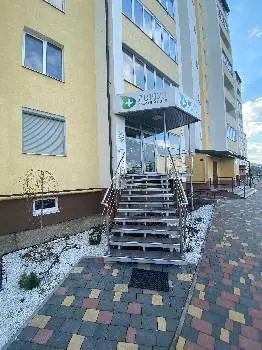 Медичний центр "ЛОРІУЗ" — фото