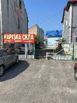 Нарізка скла та дзеркал. Склорізка — фото