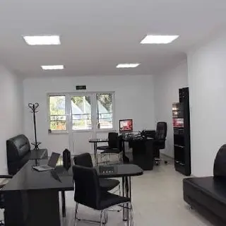 Робота € — фото
