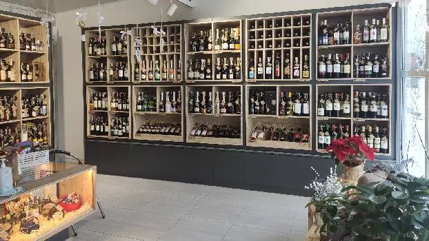 Wine магазин елітних напоїв — фото 3