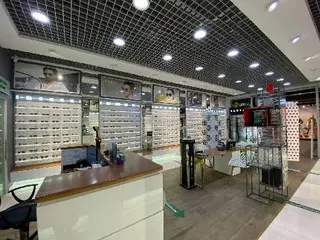 Люксоптика | Перевірка зору, магазин оптики в ТРЦ Форум — фото