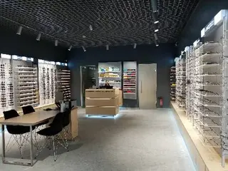 Люксоптика | Магазин оптики, перевірка зору — фото 3