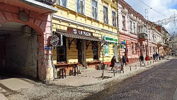 Сімейна ресторація "La Pizza" Безкоштовна доставка піци на дровах та суші — фото 5