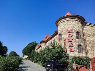 Готельно-ресторанний комплекс Галицький замок — фото