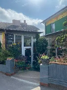 Emmich Салон чоловічих перукарських послугу і пірсингу — фото