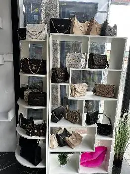 LAT SHOP косметика та парфуми — фото 3