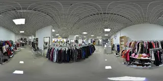 Ексклюзив стоковий та брендовий одяг взуття сумки — фото