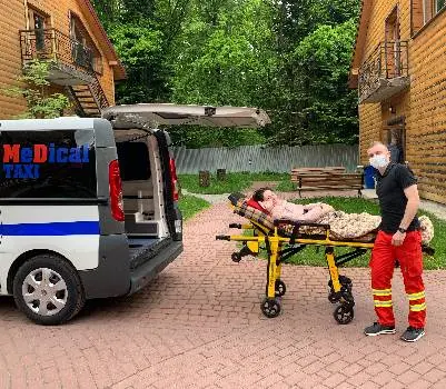 Служба перевезення лежачих хворих "MeDical TAXI" — фото 2