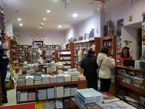 Книгарня «Є» — фото 3