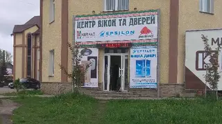 Центр вікон та дверей — фото