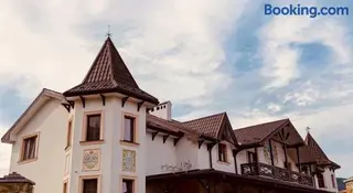 Двір Княжої Корони — фото