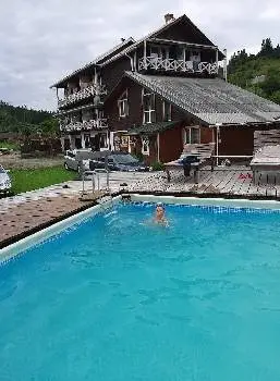Садиба "Зарічна Люкс” — фото
